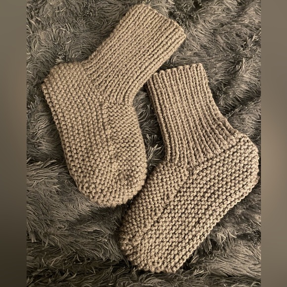 knit slippers - Picture 1 of 1